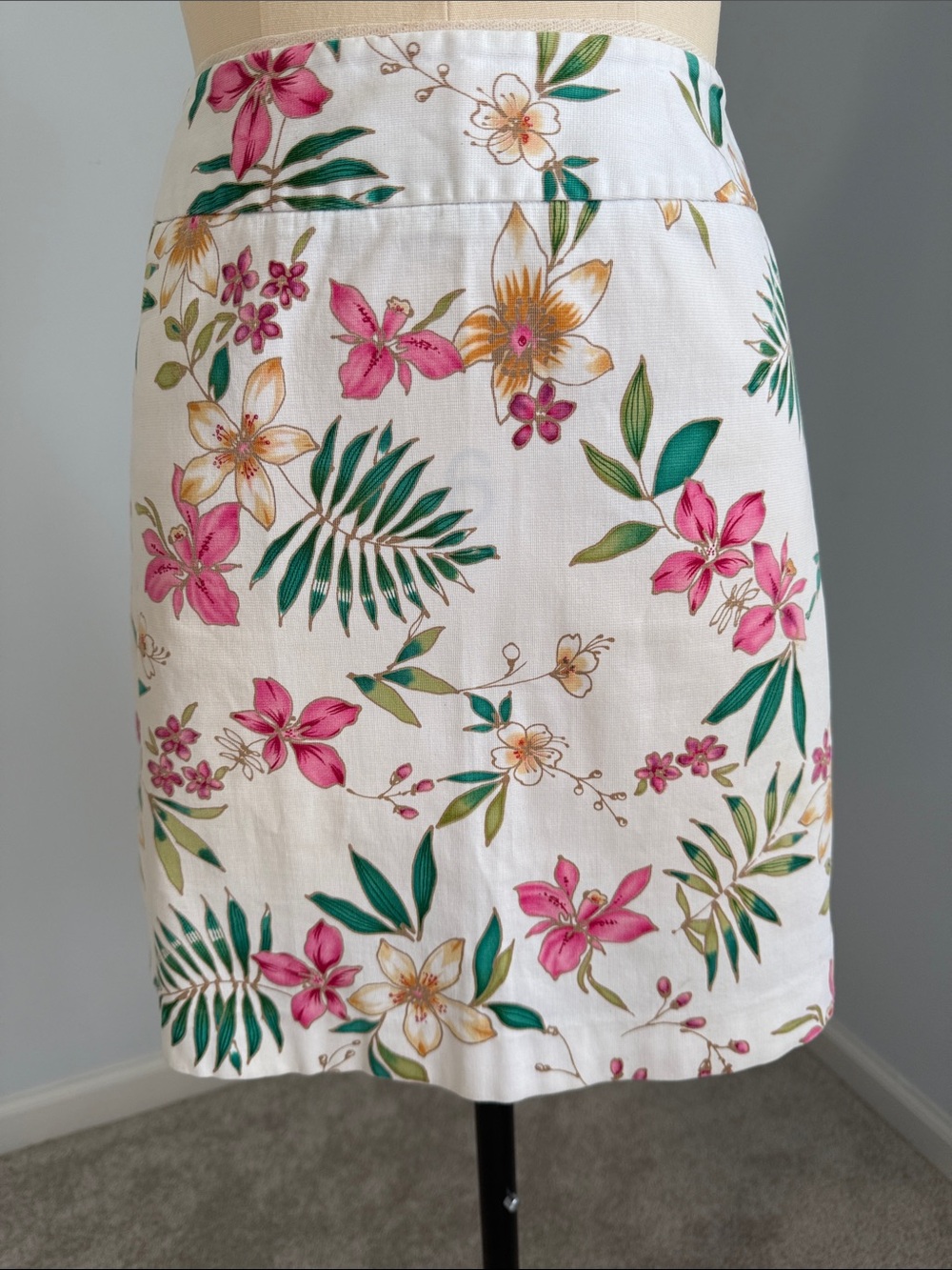 Rafaella White A-Line Skirt with Pink Floral & Green Leaf Print SZ6